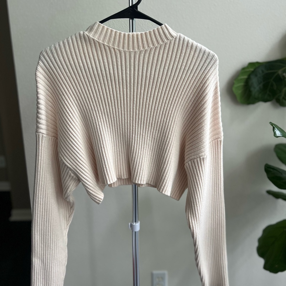 Cream Ribbed Women's Cropped Sweater